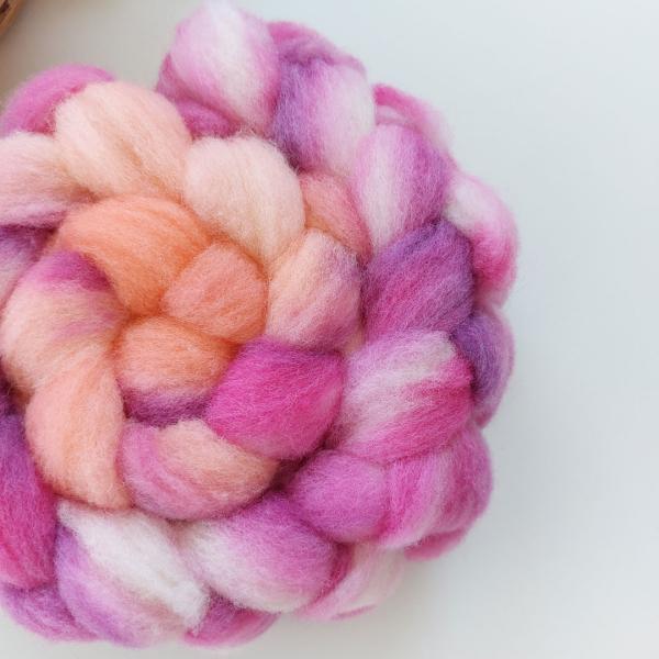 Handgefärbter Kammzug Paula's Wolle (Süddeutsches Merino) 100g Nr. 8 Bild 3